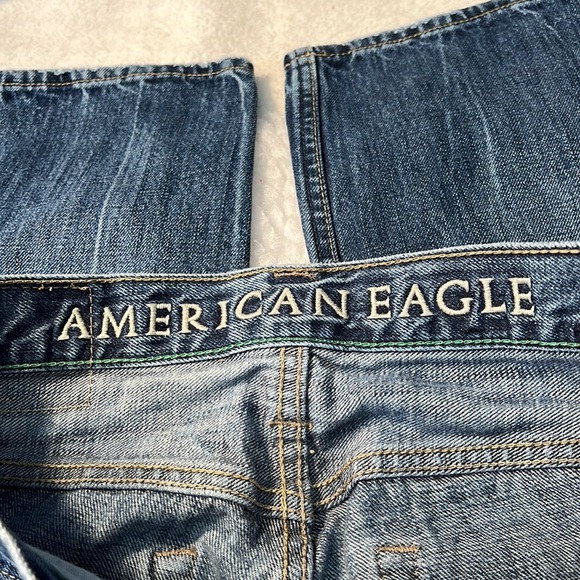 American Eagle Slim Straight Leg Jeans. Size 28/30. EUC. Standard 5-pockets. - Picture 2 of 7